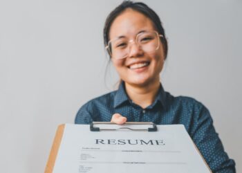 4 Tips CV yang Wajib Diketahui Fresh Graduate